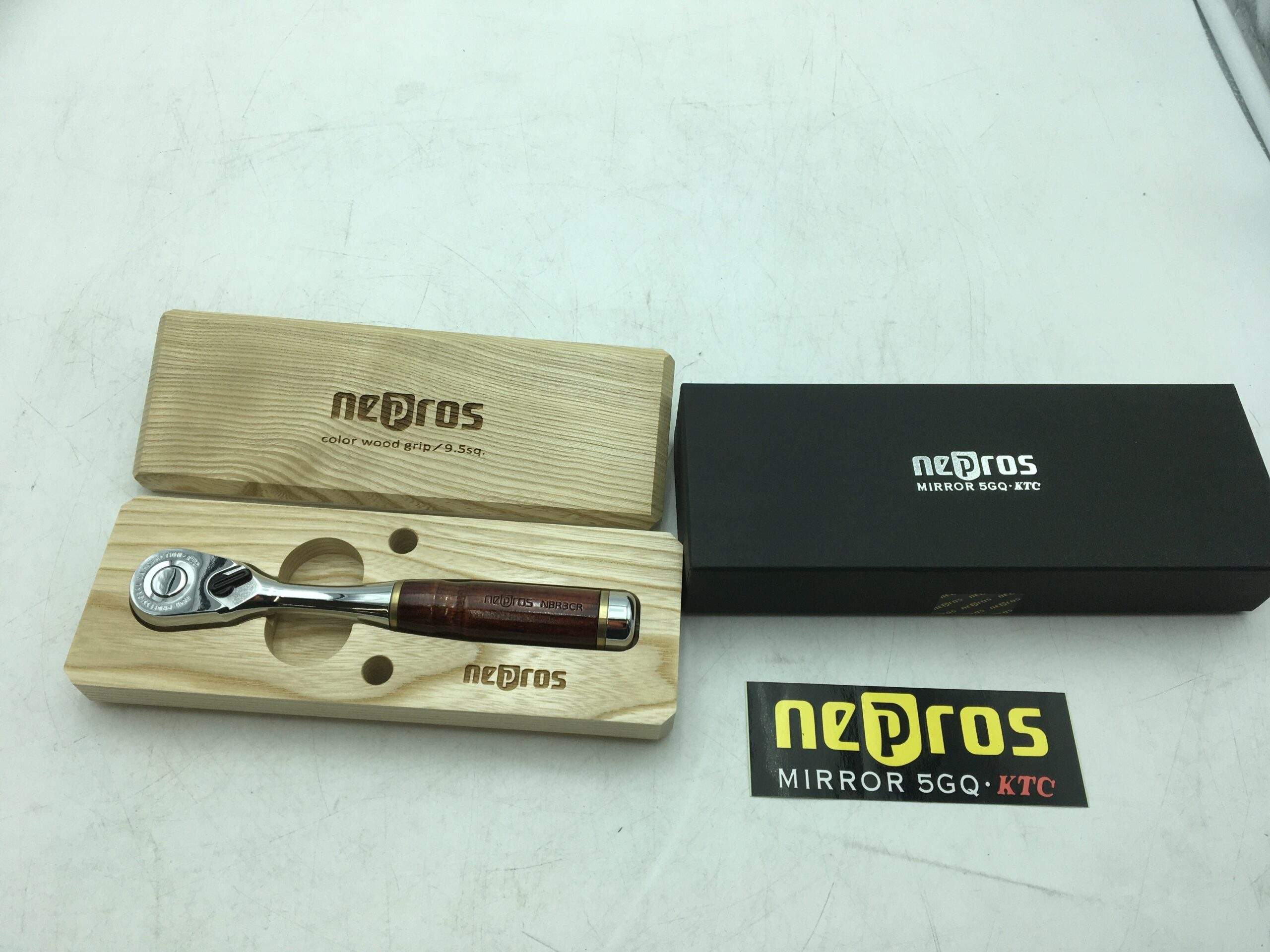 Nepros/ネプロス 3/8sq木柄ラチェットハンドル レッド NBR3CRを大府市 